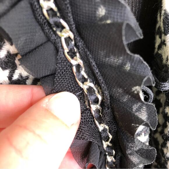 WHBM black and white houndstooth ruffle trim blazer size 8 - Picture 15 of 16